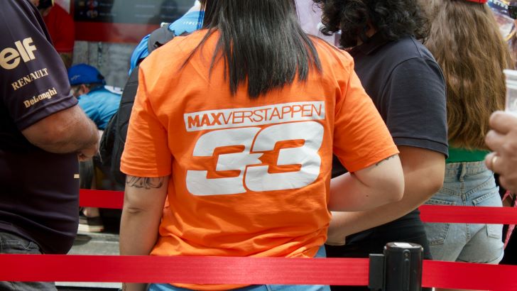 Max Verstappen Oranje T-shirt met Nummer 33 op de Rug